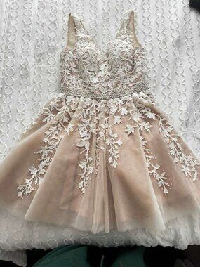 Sherri Hill Ivory/Nude Short